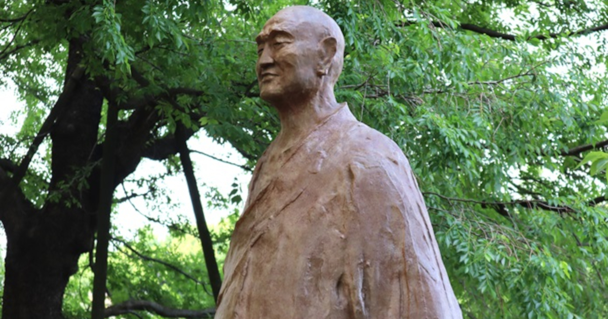 鑑真の像